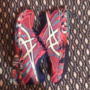ASICS Gel Flux tennis shoes